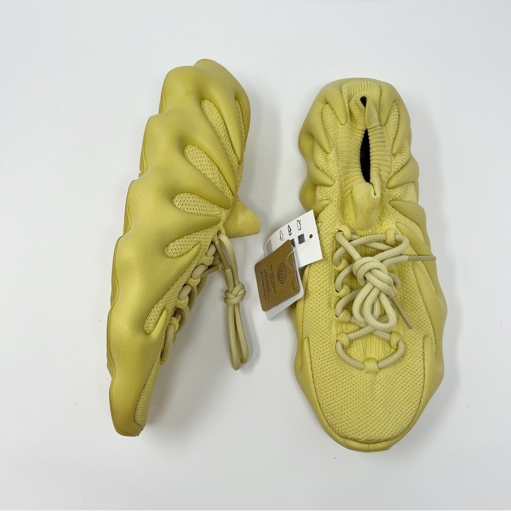 Yeezy - Picture 6 of 9